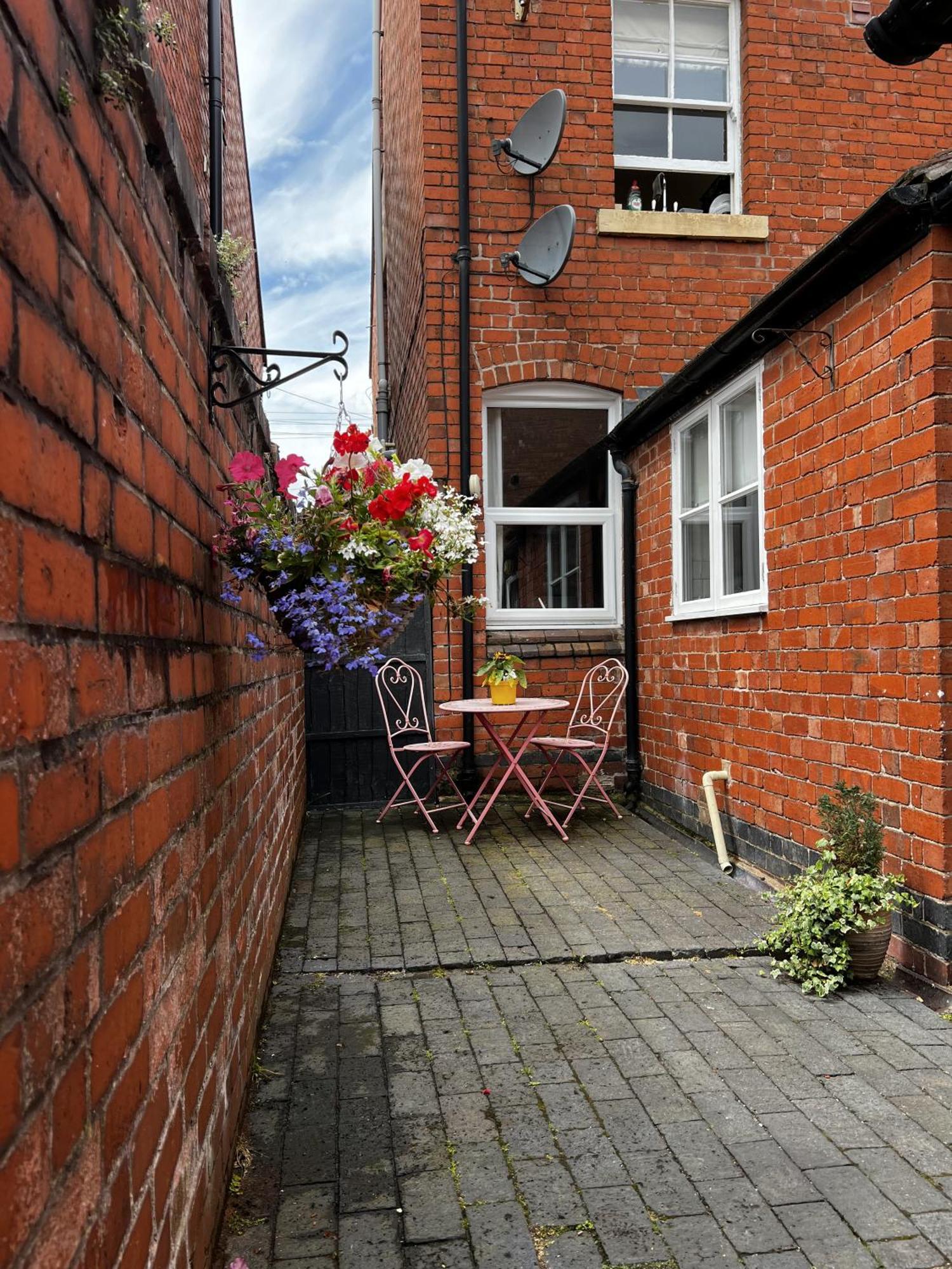 Appartement Cartref - Fully Equipped And Stunning Town Flat à Shrewsbury Extérieur photo