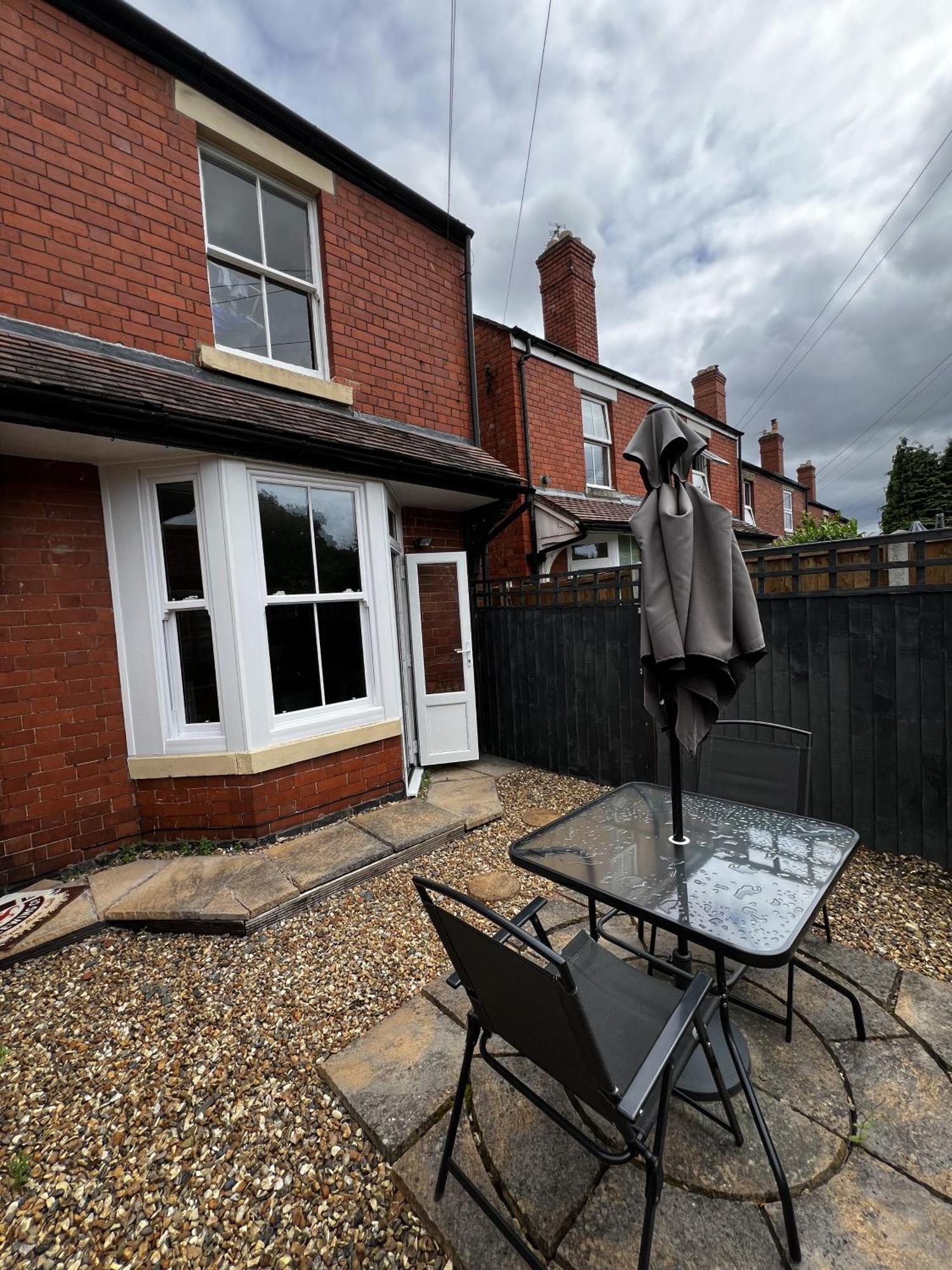 Appartement Cartref - Fully Equipped And Stunning Town Flat à Shrewsbury Extérieur photo